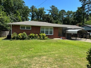 Building Photo - Welcome to this 1,692 sq ft Columbus, GA home offering 3 bedrooms and 1.5 bathrooms
