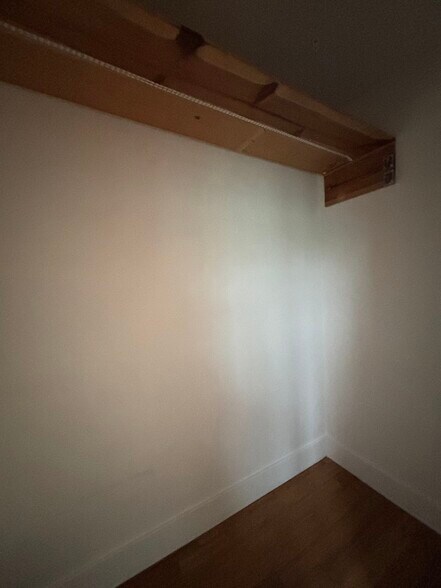 Closet - 6531 West Blvd., Apt 6