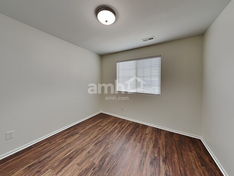 Building Photo - 7728 Barn Owl Dr