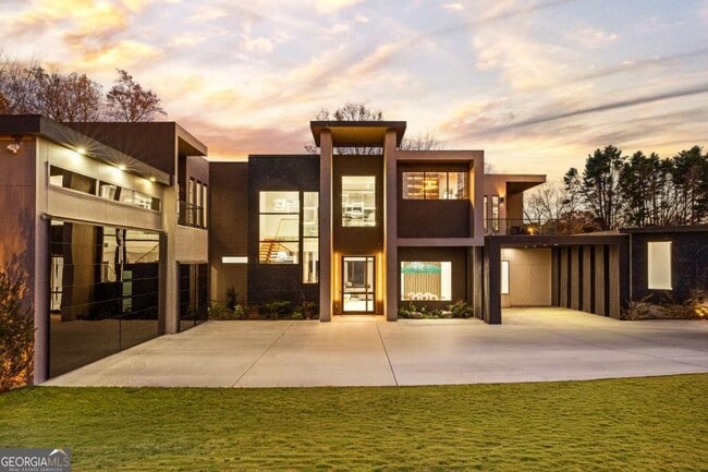 Building Photo - 3600 Lower Roswell Rd
