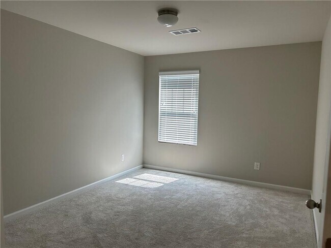 Building Photo - 205 Ridge Valley Dr