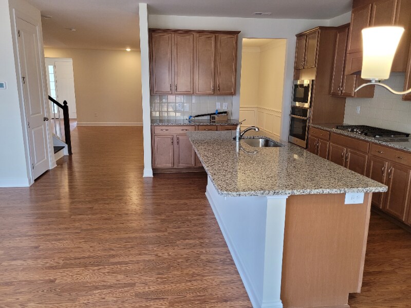 Building Photo - 904 Haybeck Ln