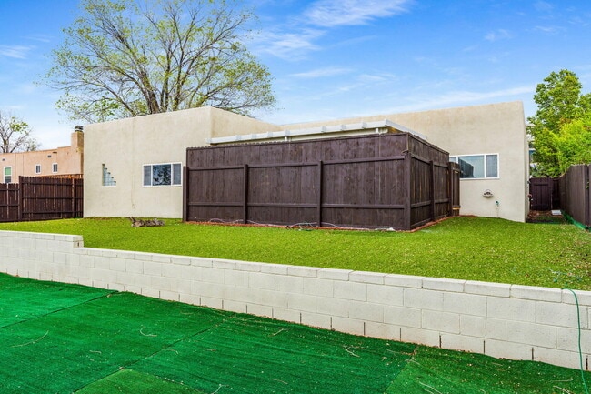 Building Photo - 1221 Paisano St NE