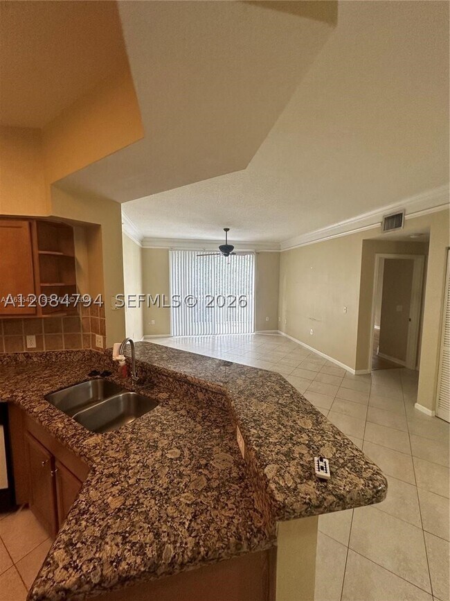 Building Photo - 2212 Myrtlewood Cir E