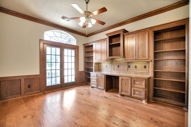 Building Photo - 6615 Butler Oaks Ct