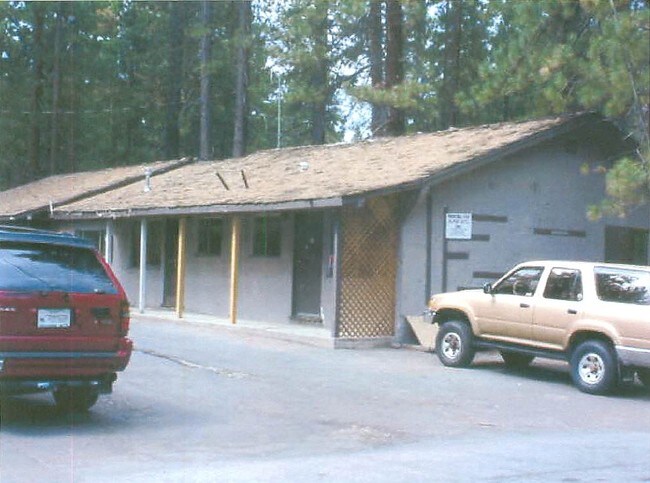 Primary Photo - Alpine Apartments