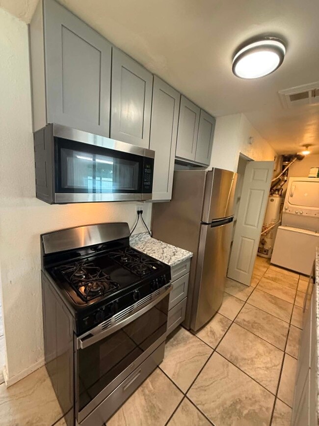 Building Photo - 4634 E Montecito St