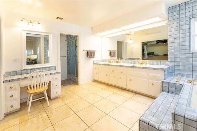 Building Photo - 38900 Ave Arriba