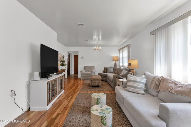 Building Photo - 24 Mt Matterhorn Ln