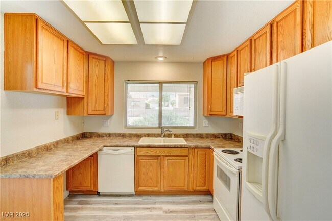 Building Photo - 9053 Marble Dr