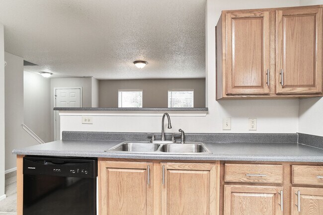 Building Photo - 3 BD + Loft in HSE Schools!