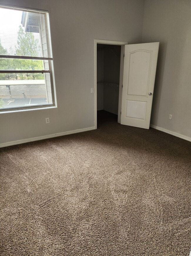 Building Photo - AVAILABLE NOW! 2-Bedroom, 2-Bathroom Condo...