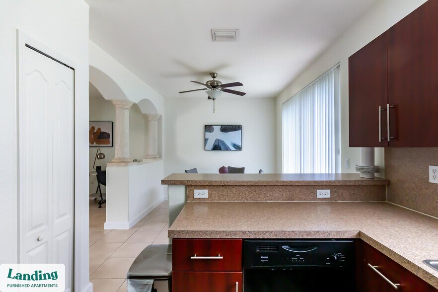 Building Photo - 1140 SE 24th Rd