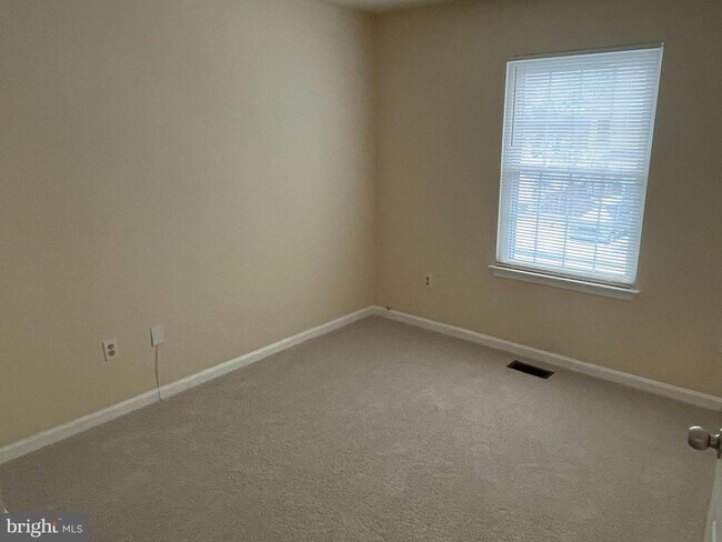 Building Photo - 874 Waterford Dr