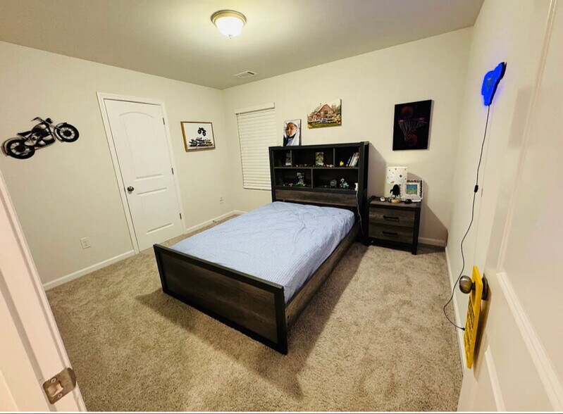 Building Photo - 126 Evonshire Blvd