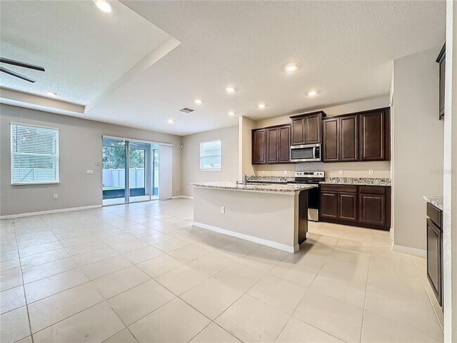 Building Photo - 13071 Brookside Moss Dr