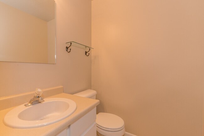 Building Photo - 2270 S 700 E
