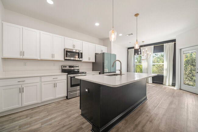 Building Photo - 4902 Kensington Ln