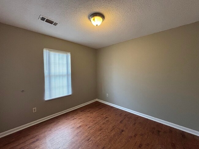 Building Photo - 4450 Arnold Cove