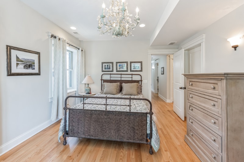 Building Photo - 2033 W Jarvis Ave