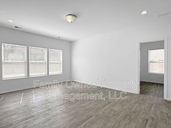 Building Photo - 105 Whimbrel Dr