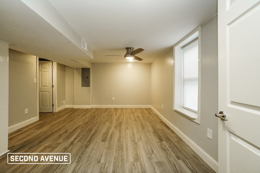 Building Photo - 854 Monaca Rd