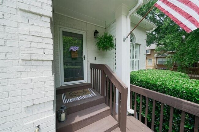 Building Photo - 12080 Greenmont Walk