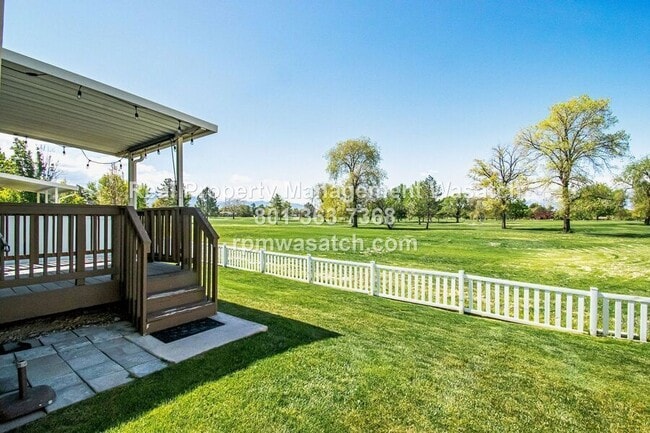 Building Photo - 25 Clubhouse Dr