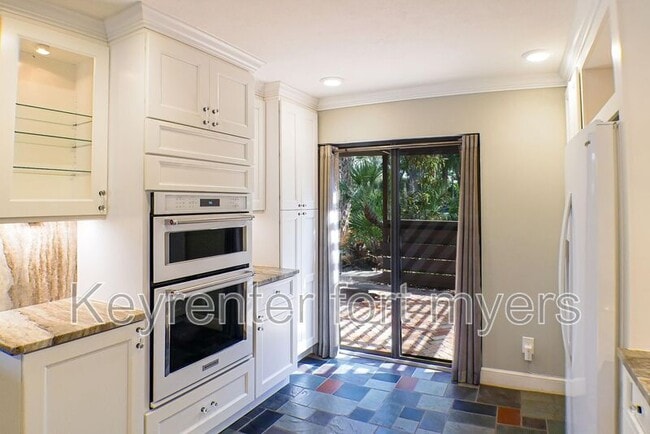 Building Photo - 112 Pinebrook Dr