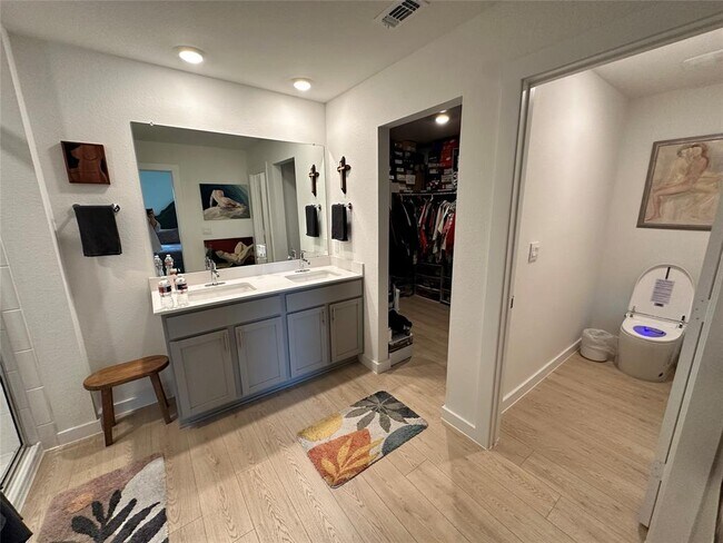 Building Photo - 9613 Oxbow Strap Dr