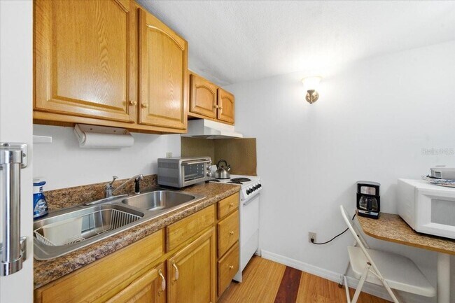Building Photo - 7505 Fairlane Ave