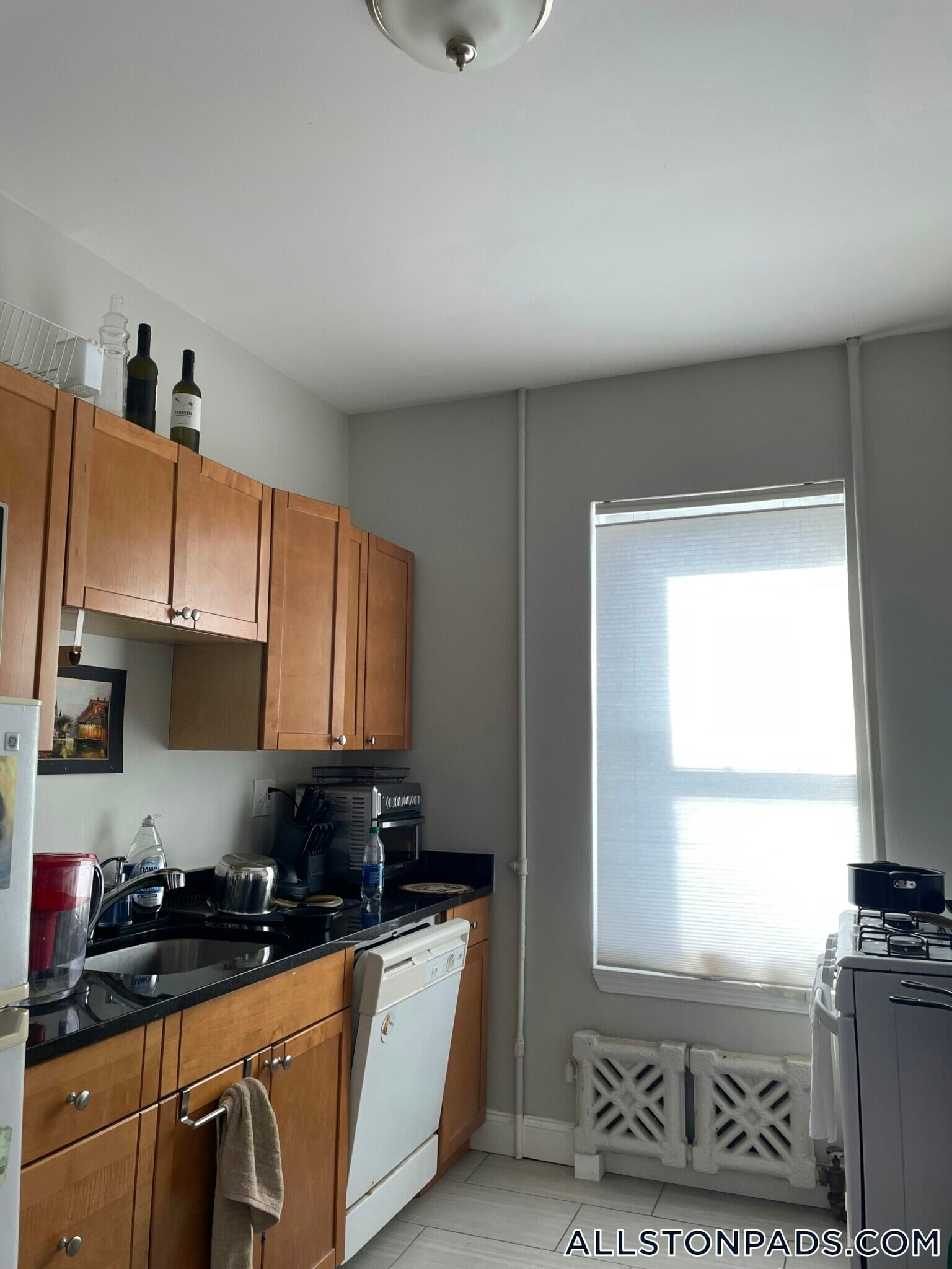 Building Photo - 33 Highgate St