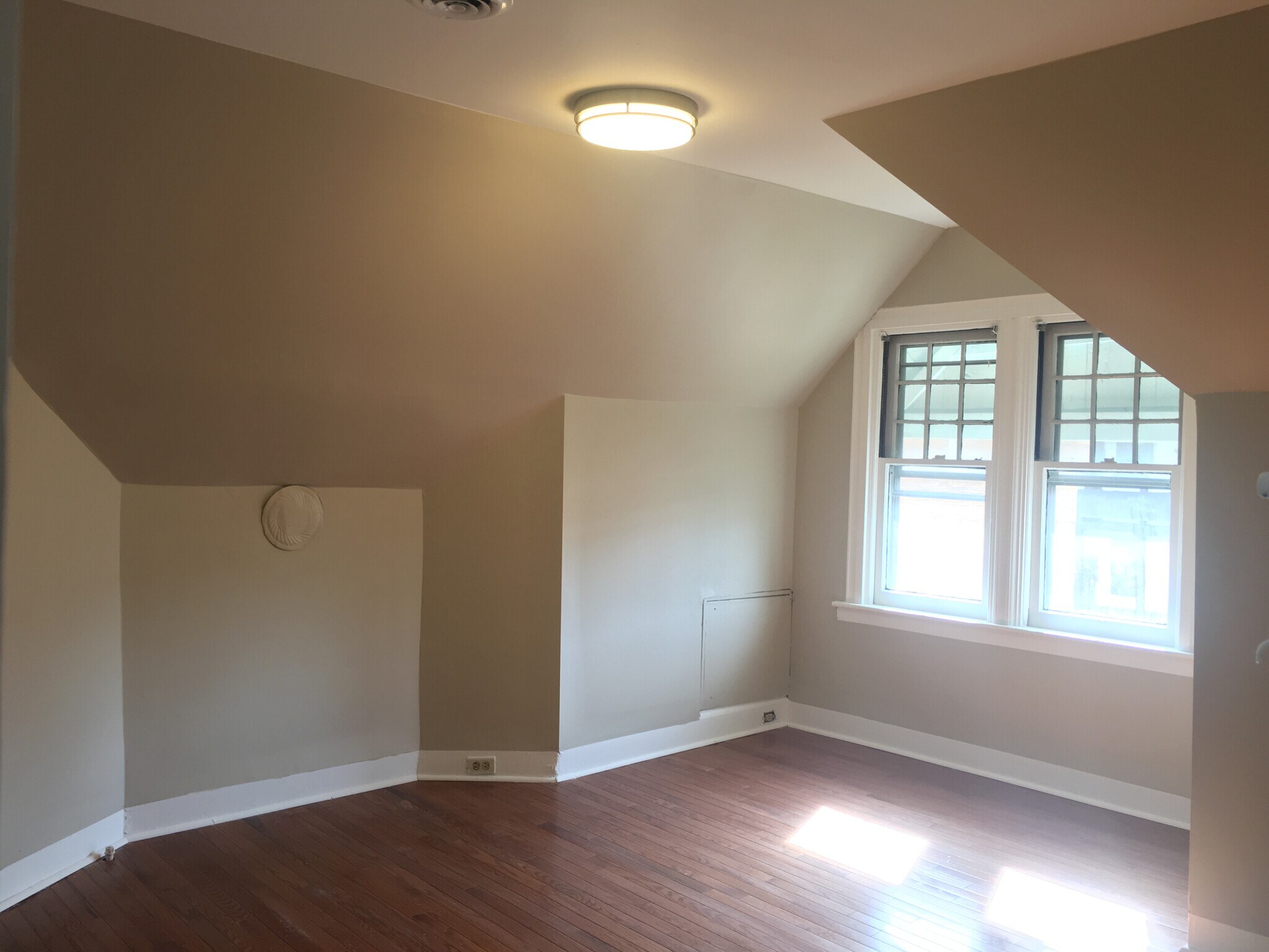 Building Photo - 165 Morewood Ave