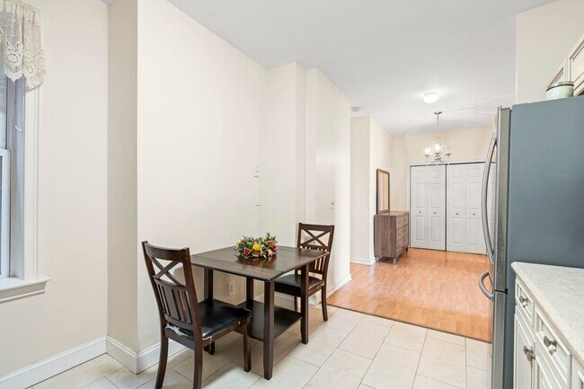 Building Photo - 282 Magnolia Ave