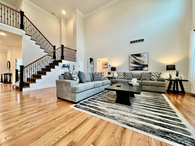 Building Photo - NEW, big, beautiful, Executive Home Liberty Twp