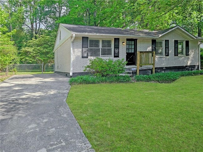 Building Photo - 8438 Stonewall Jackson Dr