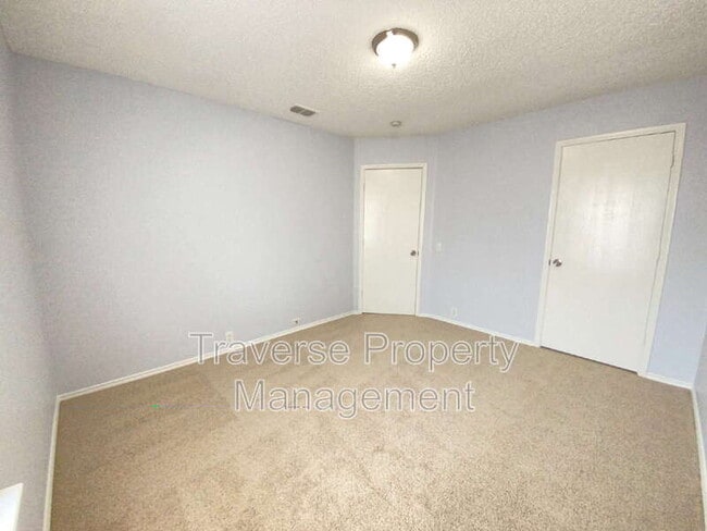 Building Photo - 5204 Vista Verde Dr