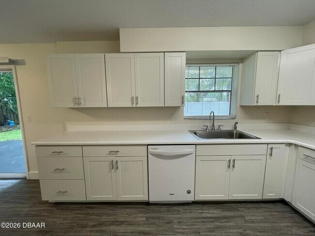 Building Photo - 90 Hickory Hills Cir