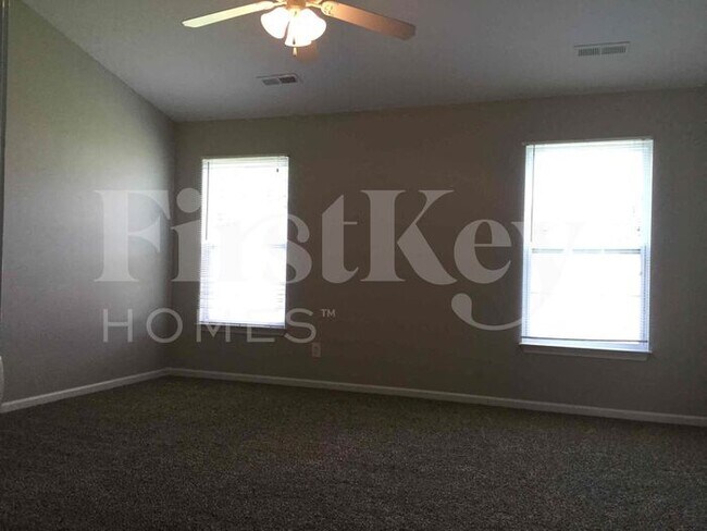 Building Photo - 2803 Stephen Oaks Way