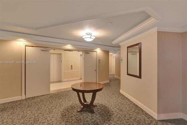 Building Photo - 20000 E Country Club Dr