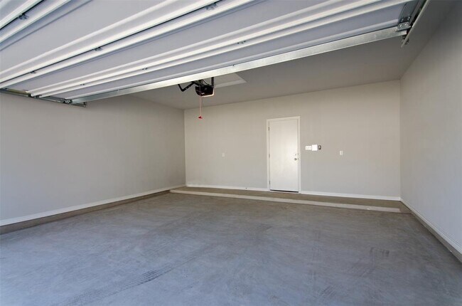 Building Photo - 2136 Pecan Island Dr