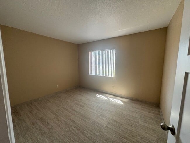 Building Photo - 2 Bedroom*1 Bathroom Patio Home