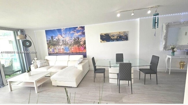 Building Photo - 1000 West Ave