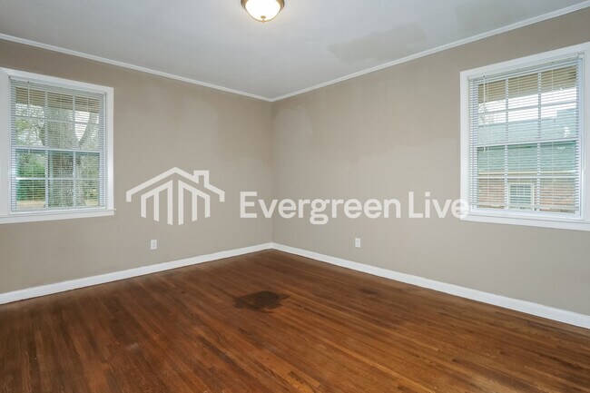 Building Photo - 3070 Magevney St