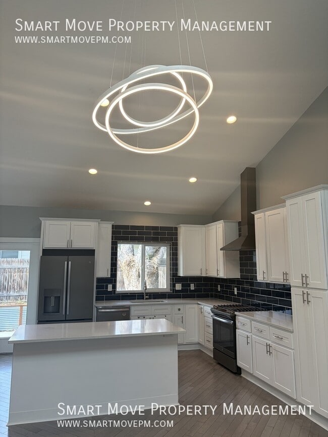 Building Photo - 2311 S Gekeler-