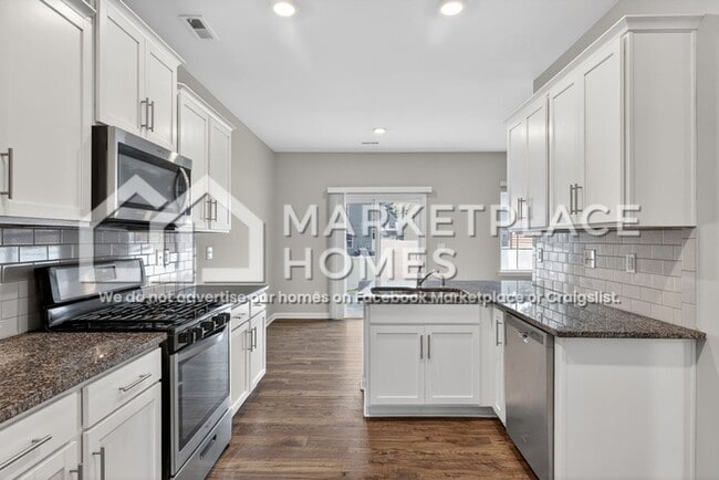 Building Photo - 923 Elliot Rd