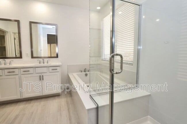 Building Photo - 4364 Greenshank Cir