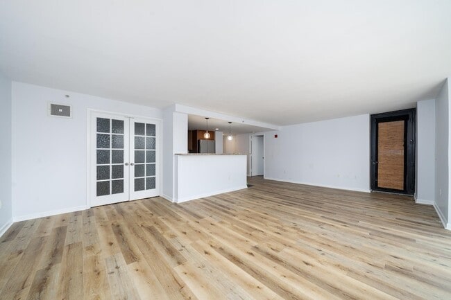 Building Photo - 700 Grove St