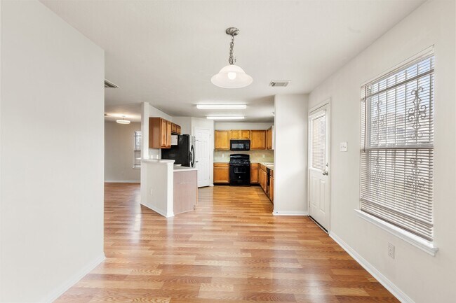 Building Photo - 3111 Holly Ranch Dr