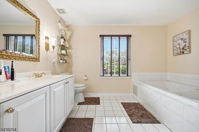 Building Photo - 75 Spring Hill Cir